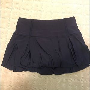 NAVY LULULEMON SKIRT